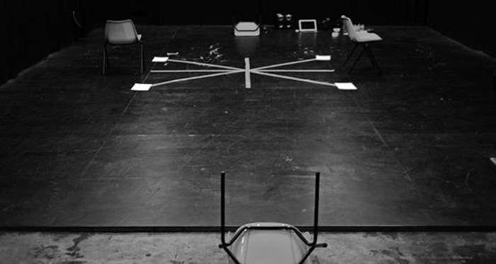 Desconstruir um espaço através da dança