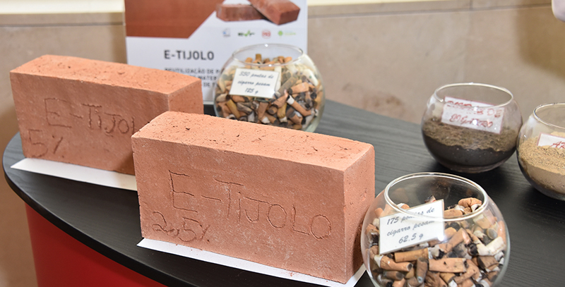Vão para o mercado os tijolos feitos de beatas de cigarros