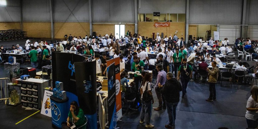 A festa da robótica está de volta e promete 70 horas non-stop de brincadeiras