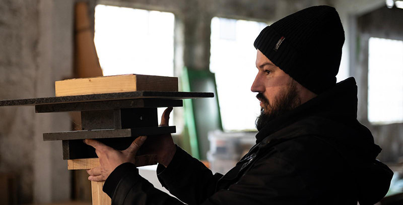 Achados do quotidiano entre as relíquias ancestrais na nova exposição de Luís Canário Rocha